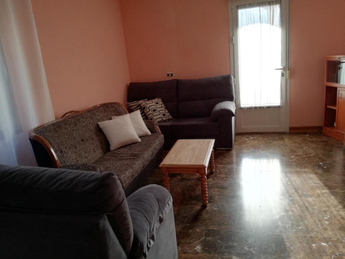 Alojamiento Romina Apartment Villanueva Del Arzobispo Ngoại thất bức ảnh